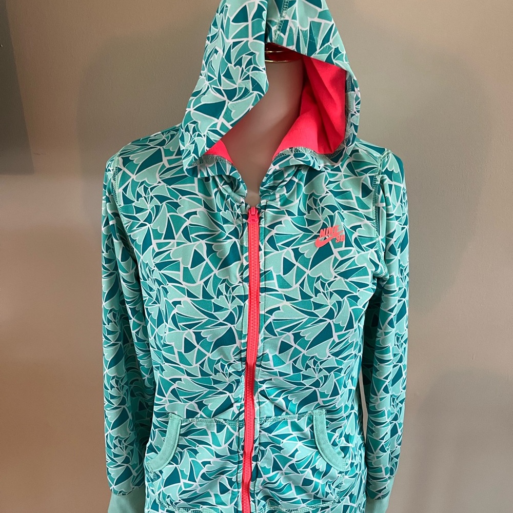Nike Youth XL (13-15 Year old)  Full Zip Thin Spring Performance Hoodie Jacket